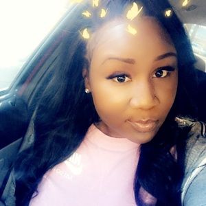 Meet your Posher, Delicia